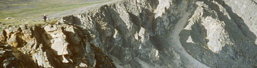 Hiking in Cirque Lakes area